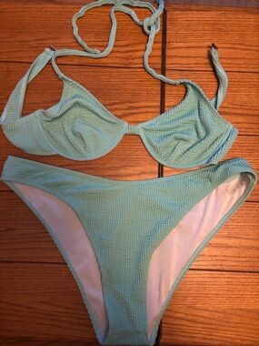 Scoop Texture Underwire Bikini Set in Mint Green